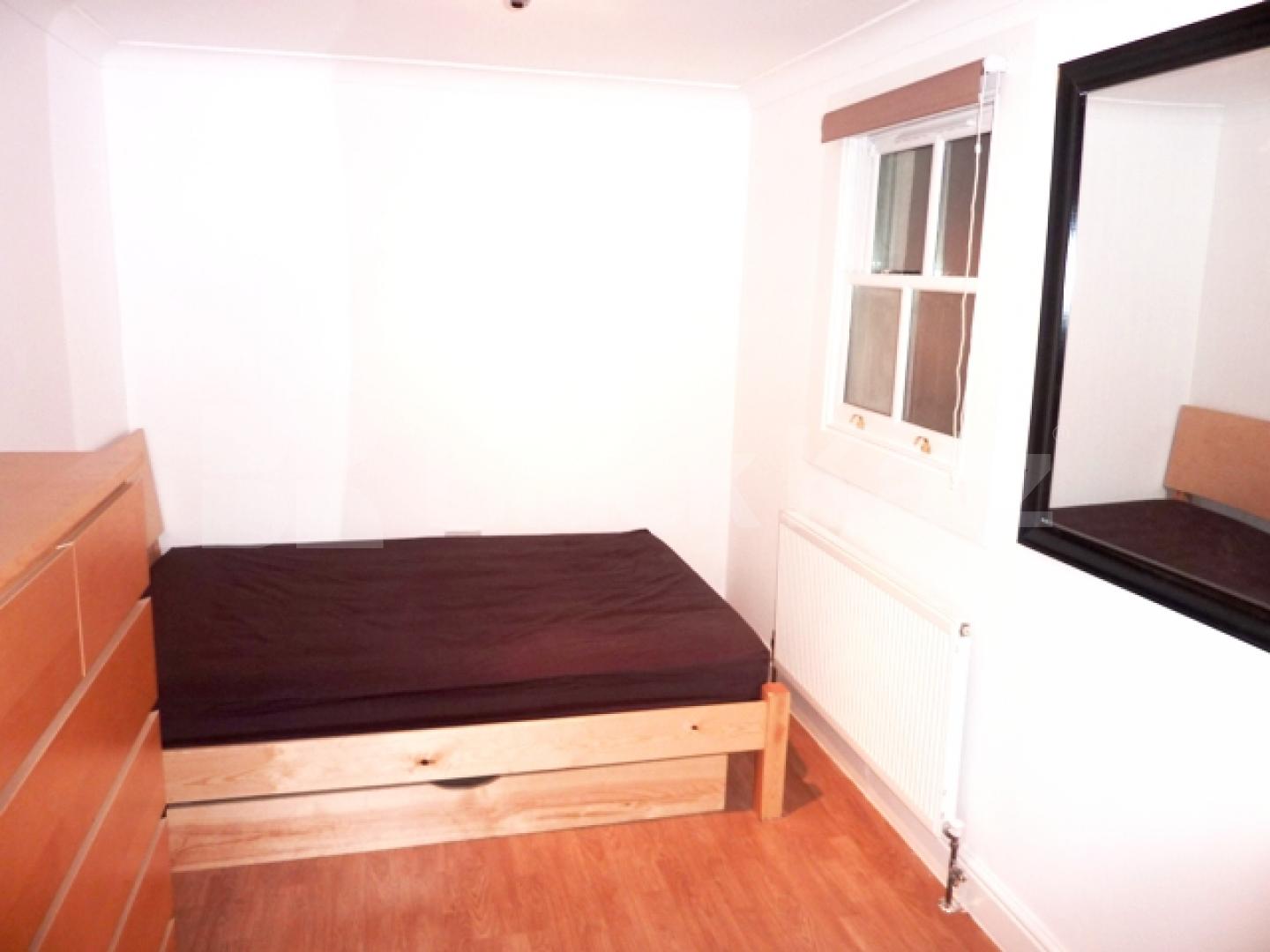 			NEW INSTRUCTION / GREAT LOCATION / BRAND NEWLY REFURBISHED , 2 Bedroom, 1 bath, 1 reception Flat			 Portobello Road, Ladbroke Grove